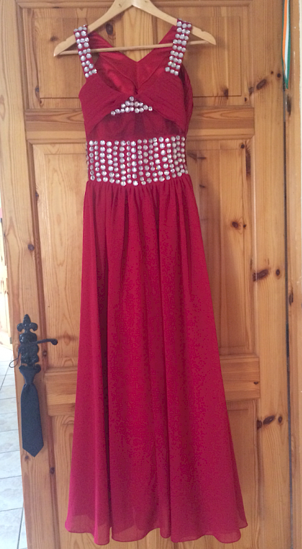 NEVER WORN beautiful debs dress