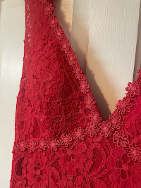 Red lace flowers neckline